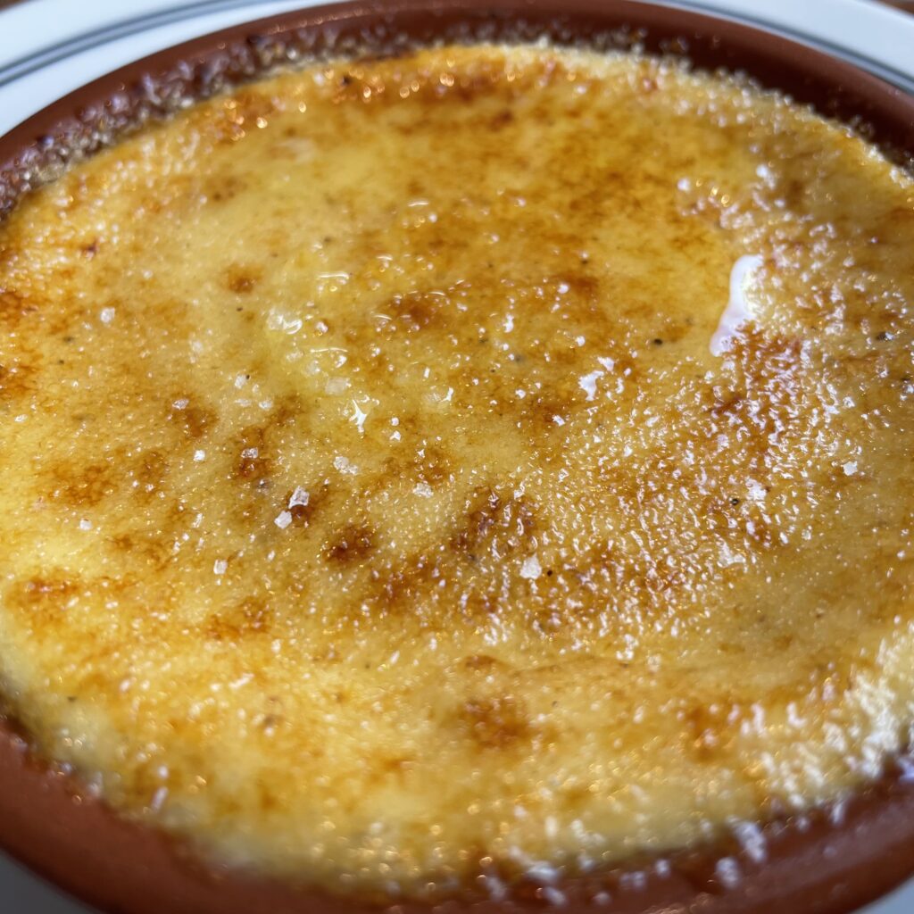 Crème brûlée au Vin Jaune Rives restaurant Paris